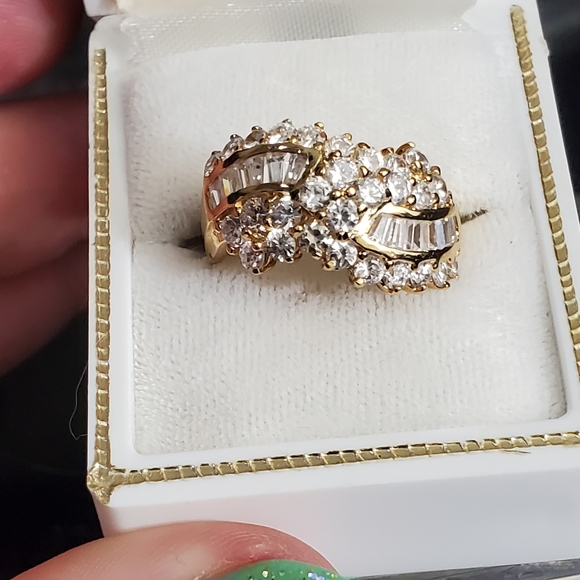 Large CZ ring size 9. In like new condition. Set in solid sterling silver with a - Picture 3 of 9